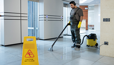 خدمات تنظيف متخصصة للحفاظ على تألق مساحة البيع بالتجزئة الخاصة بك